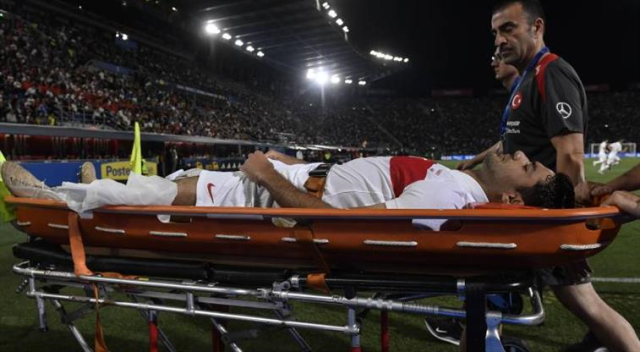 Sahayı sedyeyle terk etti! A Milli Takım'da sakatlık şoku